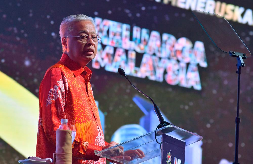 Management of GLC-owned shopping malls to be reviewed: PM Management of GLC-owned shopping malls to be reviewed: PM