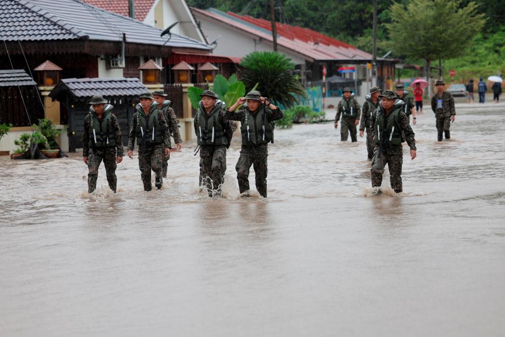 Mangsa banjir di Johor meningkat kepada 1,703 orang, tiga lagi PPS dibuka Mangsa banjir di Johor meningkat kepada 1,703 orang, tiga lagi PPS dibuka