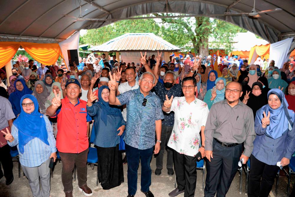 Manifesto BN realistik, ikut kemampuan urus tadbir, kewangan negara: Mahdzir Manifesto BN realistik, ikut kemampuan urus tadbir, kewangan negara: Mahdzir