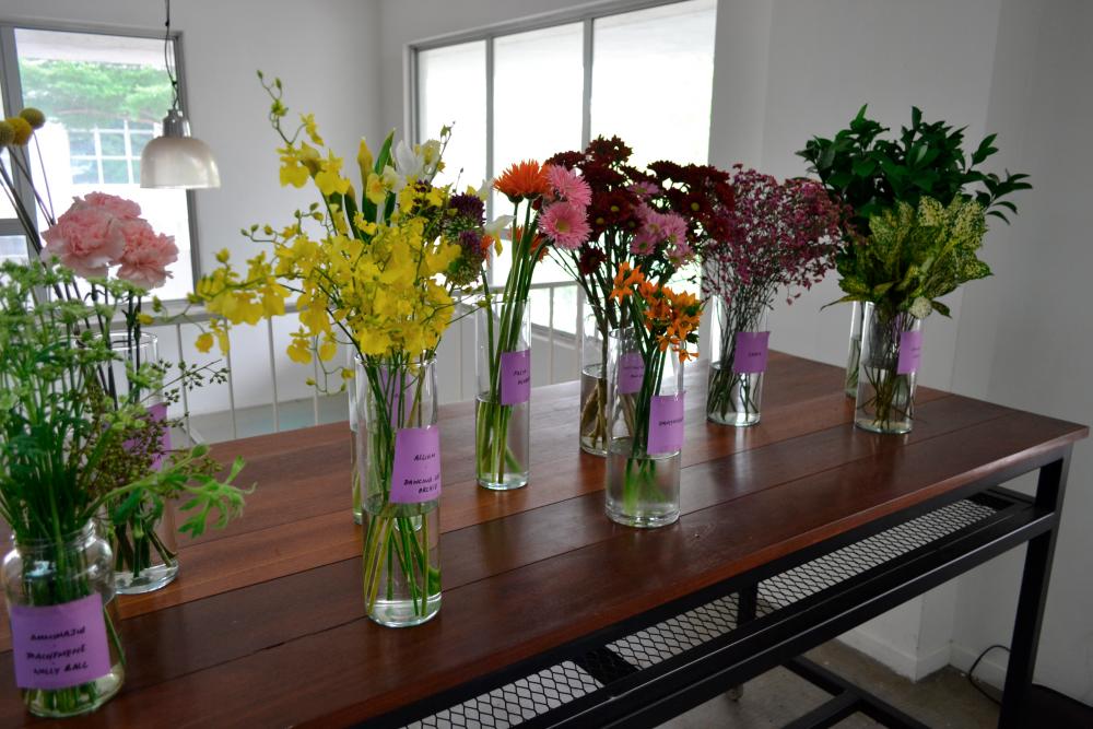 May-de’s floral arranging techniques and floral care May-de’s floral arranging techniques and floral care