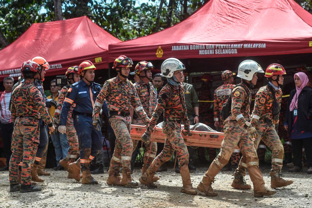 Mayat mangsa terakhir tragedi tanah runtuh Batang Kali dikenal pasti: Nadma