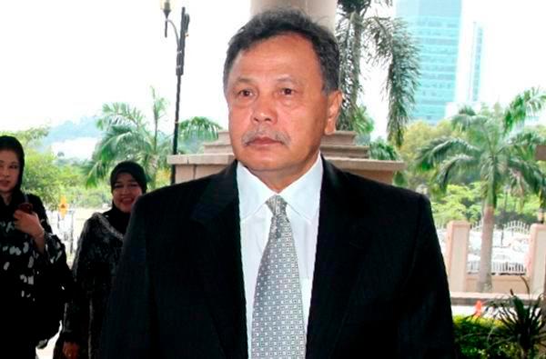 Maybank Singapore withdraws lawsuit against Shahrizat’s husband, children over housing loans Maybank Singapore withdraws lawsuit against Shahrizat’s husband, children over housing loans