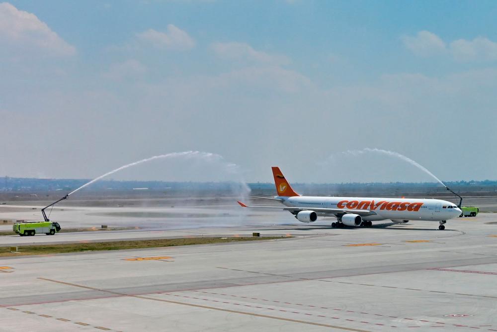 Mexico City’s new international airport opens with few flights Mexico City’s new international airport opens with few flights