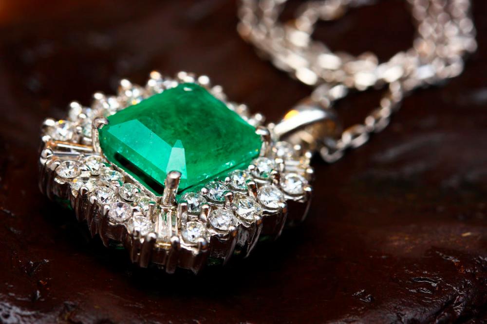 Millions of dollars in jewelry stolen from armored truck in California