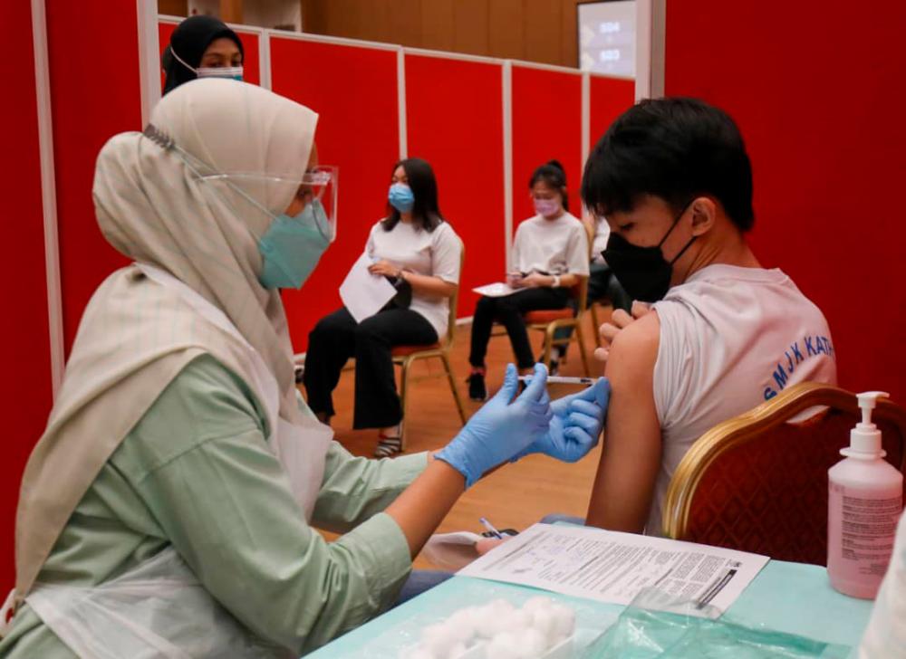 More than 300,000 teenagers receive first dose of Covid-19 vaccine - Dr Noor Azmi More than 300,000 teenagers receive first dose of Covid-19 vaccine - Dr Noor Azmi
