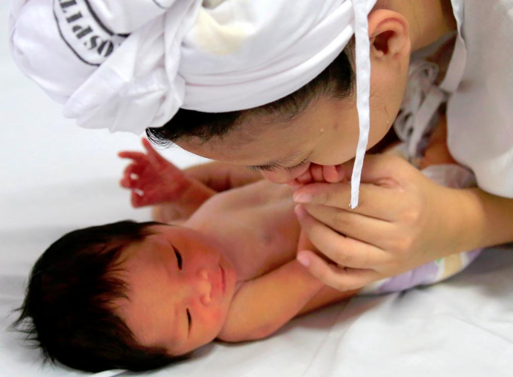 Move to grant citizenship to overseas-born children of Malaysian mothers lauded