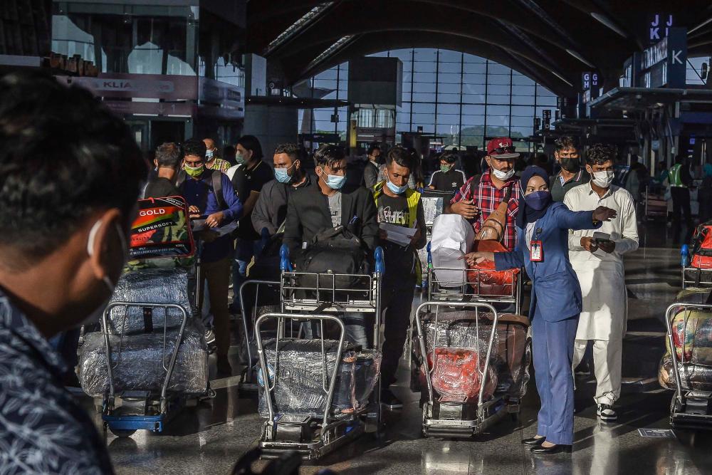 M’sia airports: International traffic surges 53% after border reopening
