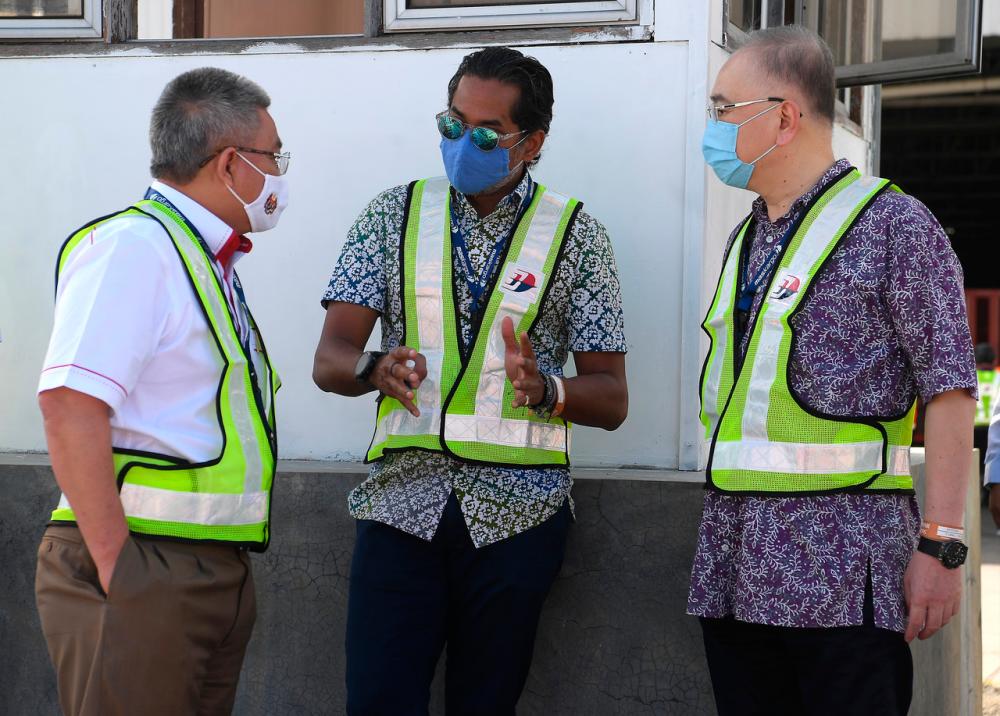 Muhyiddin, Dr Noor Hisham to receive Covid-19 vaccine on Wednesday (Updated) Muhyiddin, Dr Noor Hisham to receive Covid-19 vaccine on Wednesday (Updated)