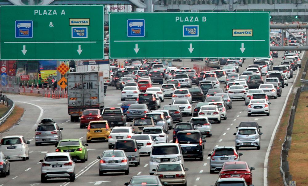 Multi-lane free flow by 2025 to reduce congestion at toll plazas: Minister Multi-lane free flow by 2025 to reduce congestion at toll plazas: Minister