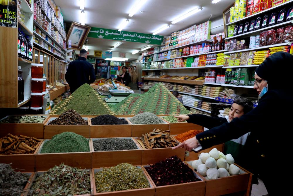 Muslims face frugal Ramadan as Ukraine war drives up food prices
