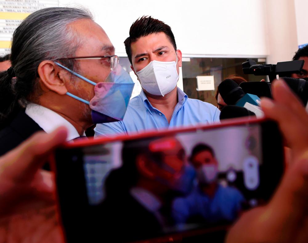 Naz Empire’s defamation lawsuit against Awal Ashaari to go to trial as mediation fails Naz Empire’s defamation lawsuit against Awal Ashaari to go to trial as mediation fails