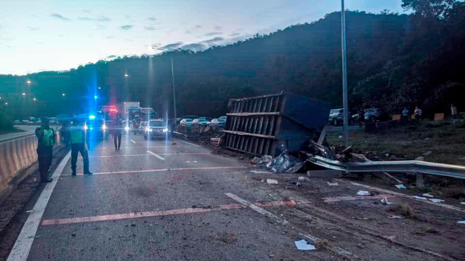 Negligent driving main cause of accidents involving heavy vehicles: Bukit Aman Negligent driving main cause of accidents involving heavy vehicles: Bukit Aman