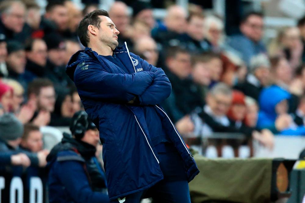 Newcastle rock Everton to climb out of relegation zone