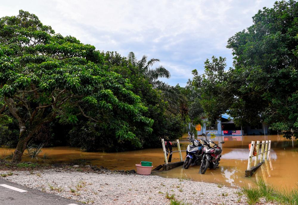 Number of flash flood victims in Pontian dictrict drops to 51