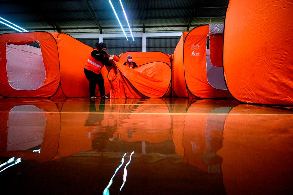 Number of flood victims drops to 705 in Johor