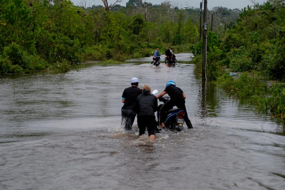 Number of flood victims in Pahang, Kelantan and Perak drops but climbs in Johor