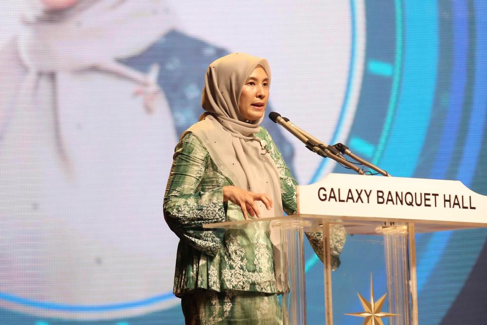 Nurul Izzah confirms no longer Senior Economic and Finance Advisor to PM (Updated)
