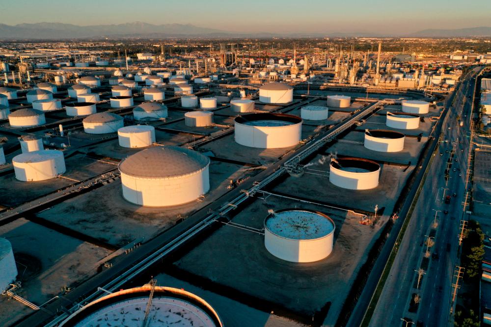 Oil falls on talk of Russia suspension from Opec+ output deal