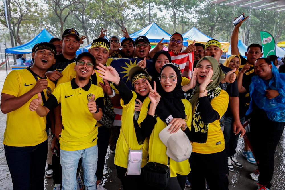 Over 55,000 local fans flood Bukit Jalil to cheer Malaysia in Group B decider against Singapore