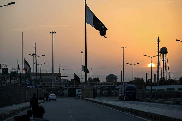PAKISTAN-WAR-IRAN-US-ISRAEL US orders non-emergency consular staff in Karachi, Lahore to leave Pakistan