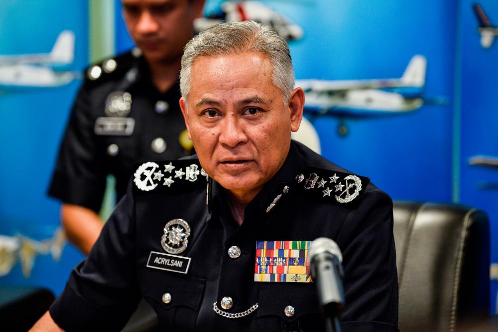 PDRM serah tiga wanita disyaki terlibat sindiket pemerdagangan manusia kepada Polis Thailand PDRM serah tiga wanita disyaki terlibat sindiket pemerdagangan manusia kepada Polis Thailand
