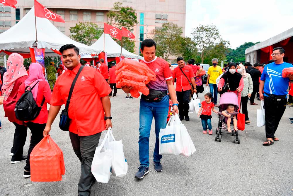 PJMKM bantu peniaga PKS teruskan perniagaan, barangan berkualiti harga murah PJMKM bantu peniaga PKS teruskan perniagaan, barangan berkualiti harga murah