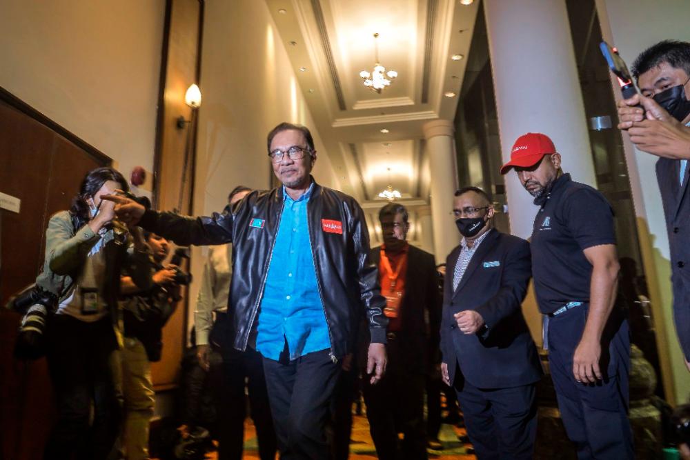 PM Anwar’s unity govt will lead to political stability, growth: Economists PM Anwar’s unity govt will lead to political stability, growth: Economists