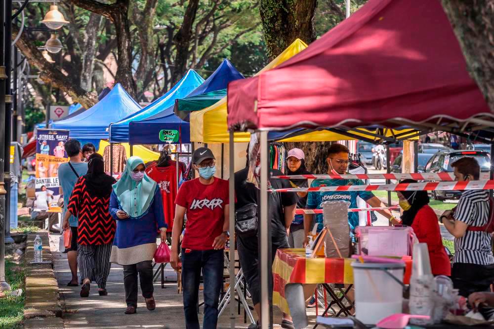 PM bincang naik taraf infrastruktur, fasiliti penjaja di Kuala Lumpur PM bincang naik taraf infrastruktur, fasiliti penjaja di Kuala Lumpur
