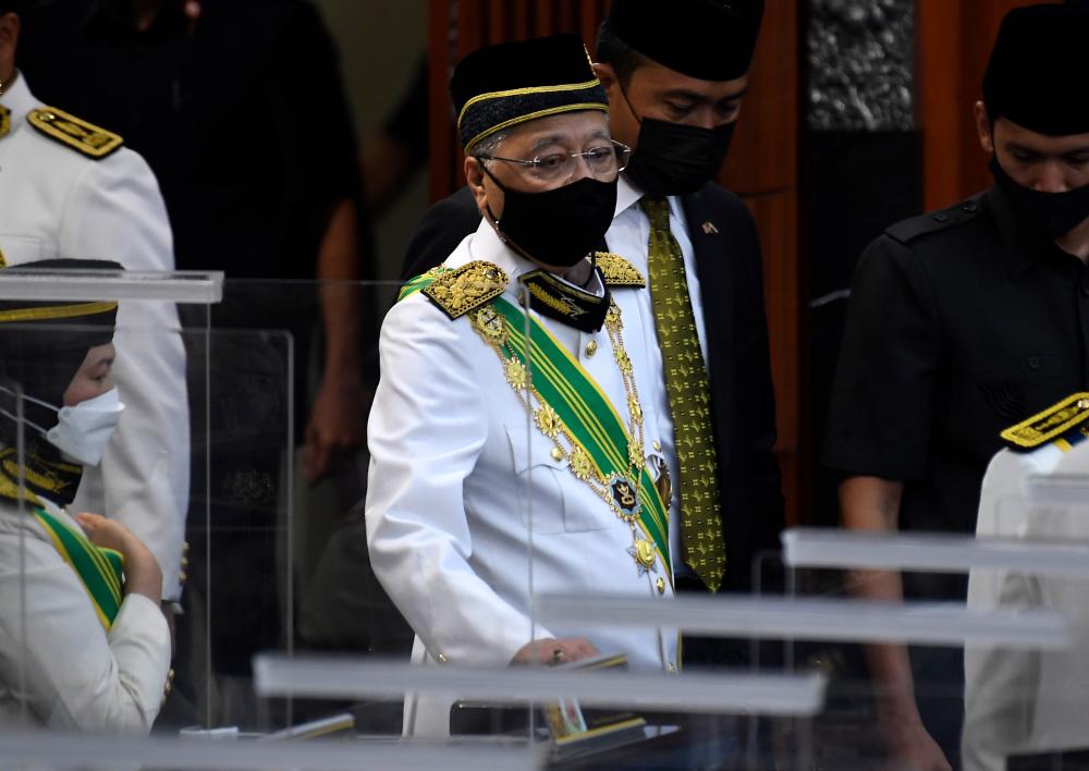 PM calls on MPs to close ranks for sake of people and country