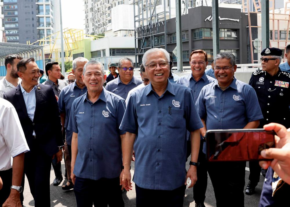 PM denies Parliament dissolution was due to pressure from Umno PM denies Parliament dissolution was due to pressure from Umno