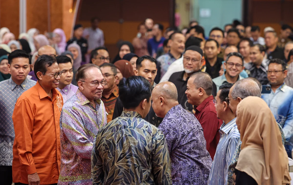 PM_Anwar__Malaysians_must_learn_from_Middle_East_conflict