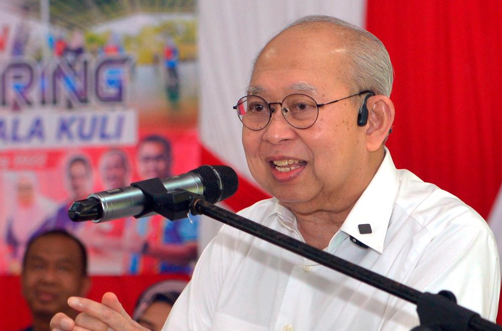 PRU15: Pemimpin BN tanding tiket PN bukan pejuang parti sebenar - Ku Li PRU15: Pemimpin BN tanding tiket PN bukan pejuang parti sebenar - Ku Li