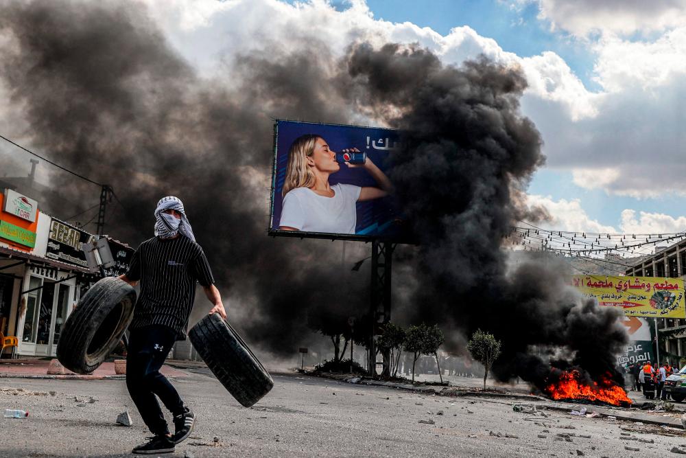 Palestinians say Israeli soldiers kill one in West Bank clash