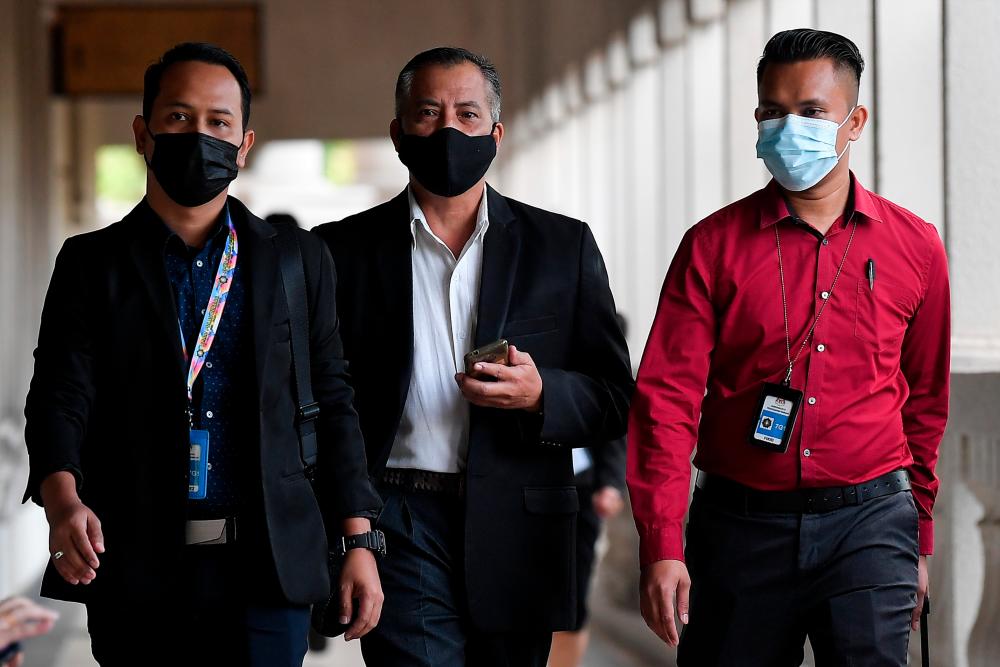 Pegawai Kanan Tentera Akademi Latihan UPNM, pesara didakwa pecah amanah RM920,000 Pegawai Kanan Tentera Akademi Latihan UPNM, pesara didakwa pecah amanah RM920,000