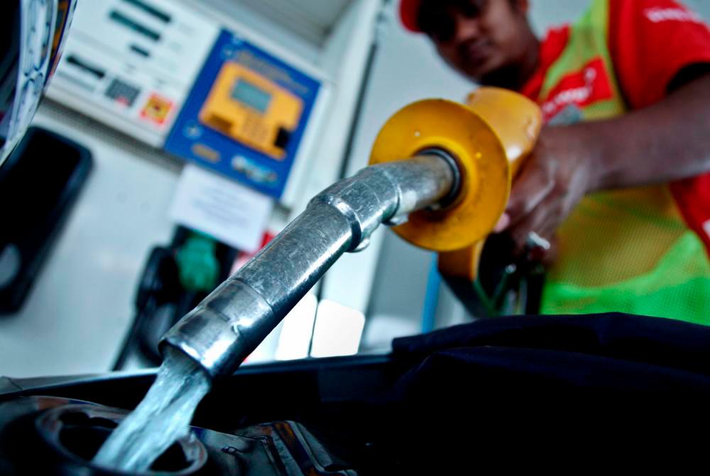 Pembelian petrol, diesel bawah 20 liter guna tong dibenarkan di Melaka Pembelian petrol, diesel bawah 20 liter guna tong dibenarkan di Melaka