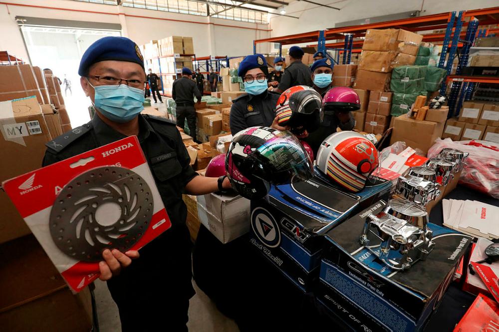 Penang KPDNHEP seizes 17,187 units of counterfeit motorcycle spare parts, accessories 