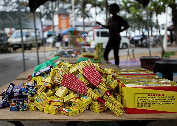 Penang_police_approve_392_permits_for_festive_fireworks_sales Penang police approve 392 permits for festive fireworks sales