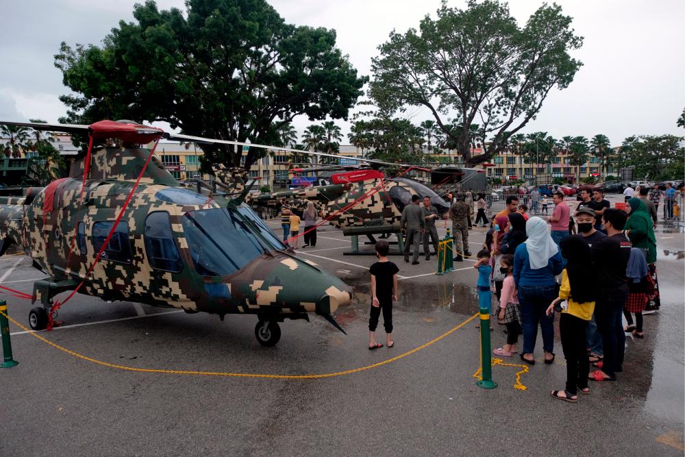Pengunjung berpeluang 'terbangkan' pesawat ATM di Jelajah AKM Pahang