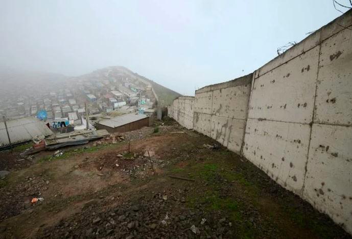 Peru court orders demolition of ‘Wall of Shame’ dividing rich and poor