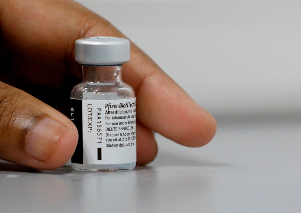 Pfizer, Sinovac, AstraZeneca vaccines suitable for pregnant women â Khairy Pfizer, Sinovac, AstraZeneca vaccines suitable for pregnant women â Khairy