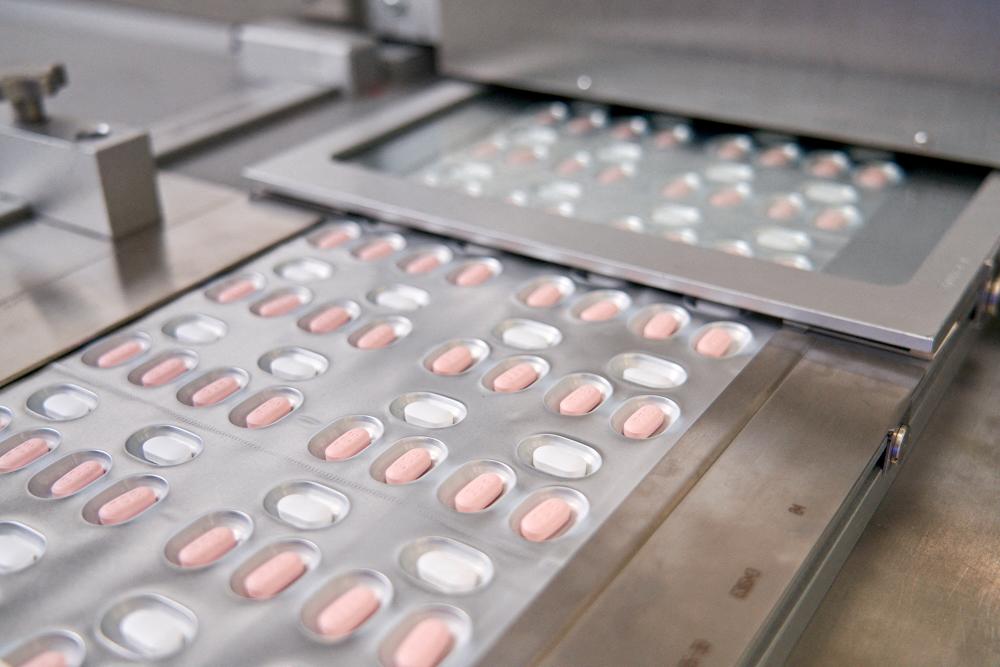Pfizer says Covid treatment Paxlovid fails to prevent infection of household members