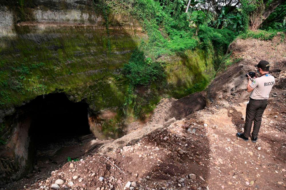 Philippine prisons chief denies digging escape tunnel for inmates