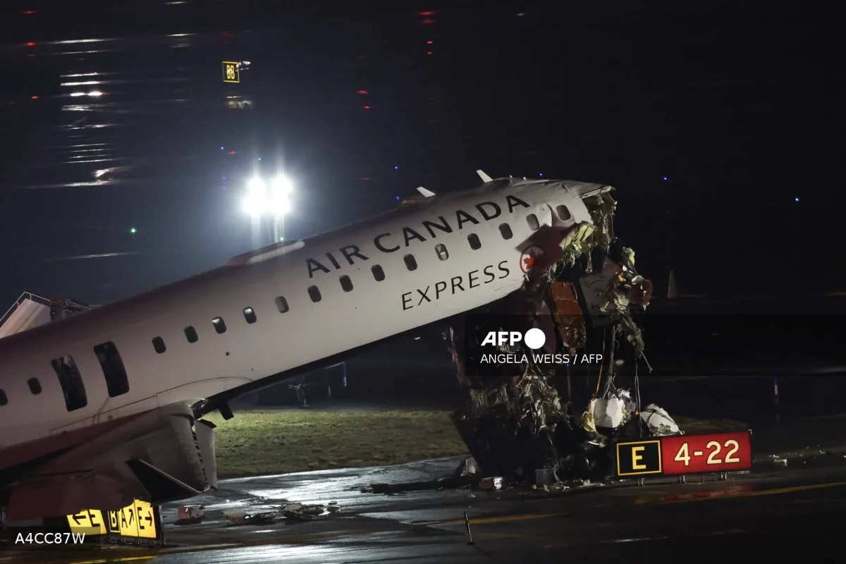 Pilot_and_co-pilot_killed_in_LaGuardia_airport_runway_collision