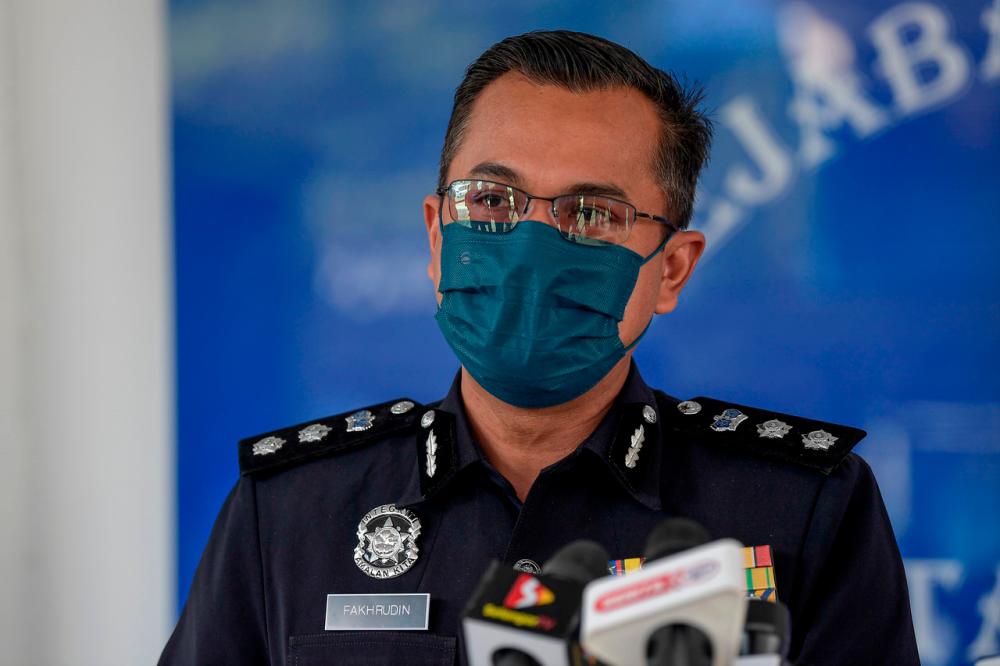 Police deny seeking contributions to prepare food for Kota Damansara EMCO Police deny seeking contributions to prepare food for Kota Damansara EMCO