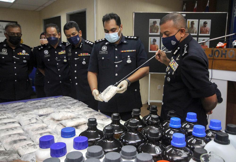 Police detain 10 individuals, seize drugs worth more than RM1 mln