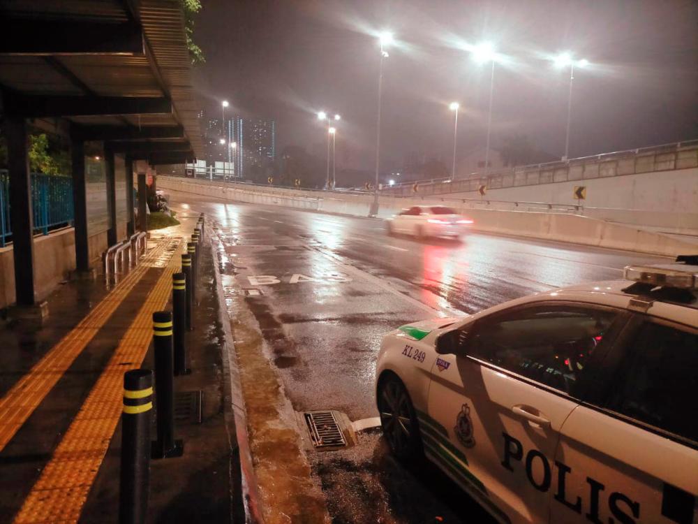 Police looking for family members of boy found by roadside in Cheras