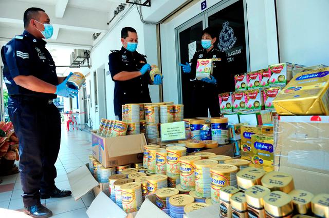 Police nab couple for stealing from pharmacies, convenient stores, supermarkets 