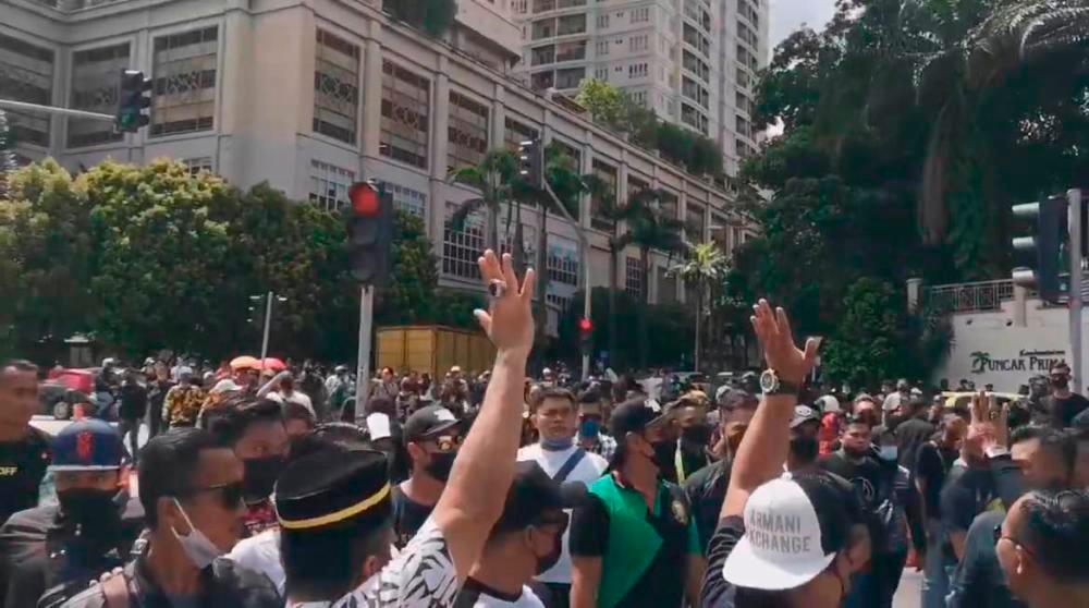 Police open investigation paper on rally outside Istana Negara Police open investigation paper on rally outside Istana Negara