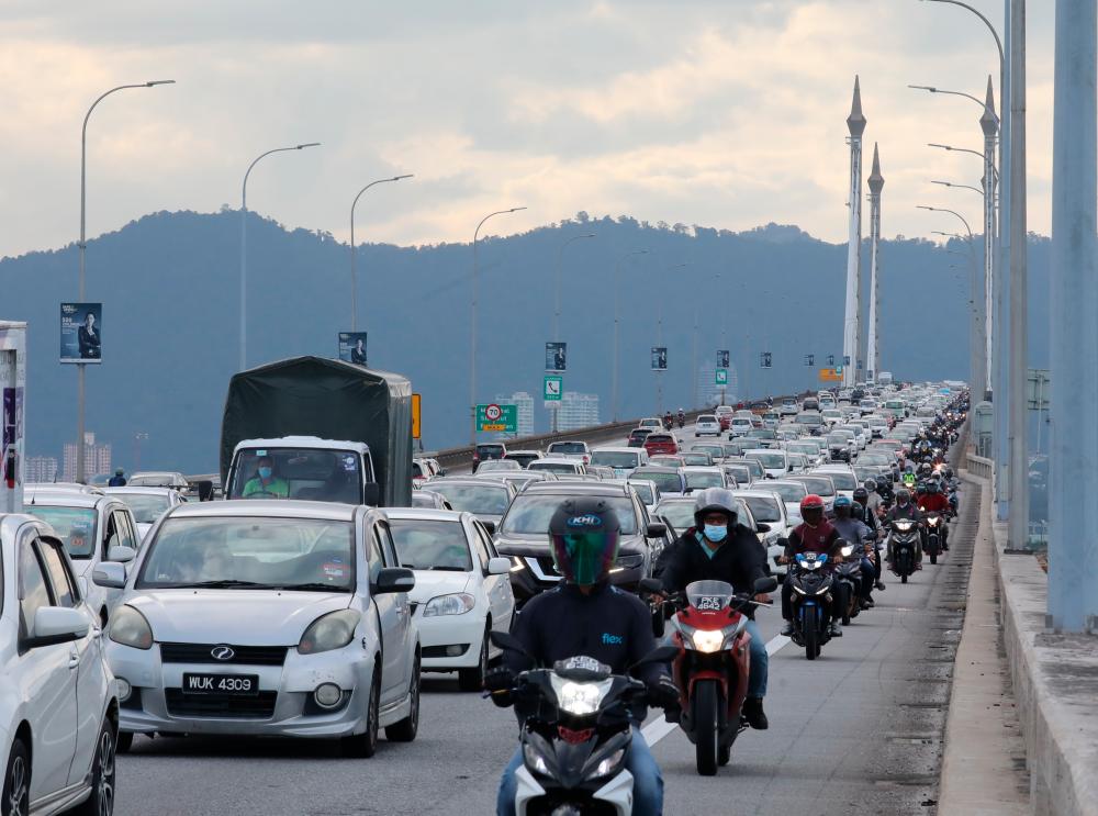 Police squad to conduct anti-suicide patrols on Penang bridge Police squad to conduct anti-suicide patrols on Penang bridge