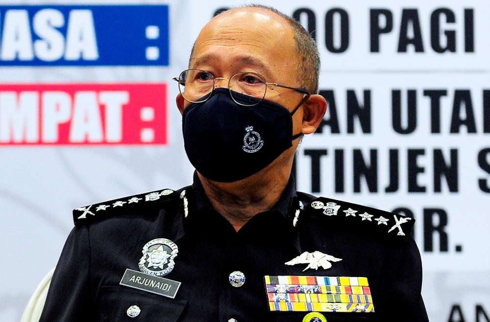 Policeman in alleged assault of woman transferred to administrative duties Policeman in alleged assault of woman transferred to administrative duties